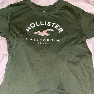 Holllister t shirt